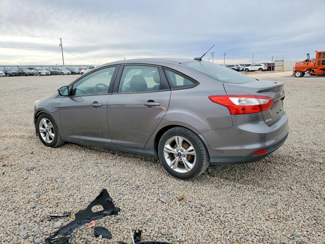 2014 FORD FOCUS SE photo 2