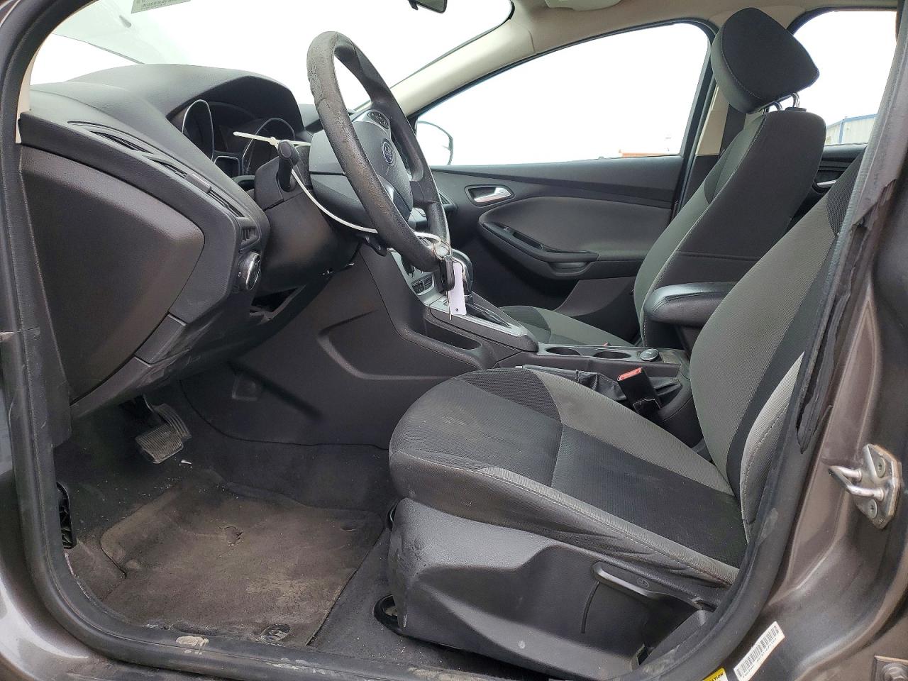2014 FORD FOCUS SE photo 7