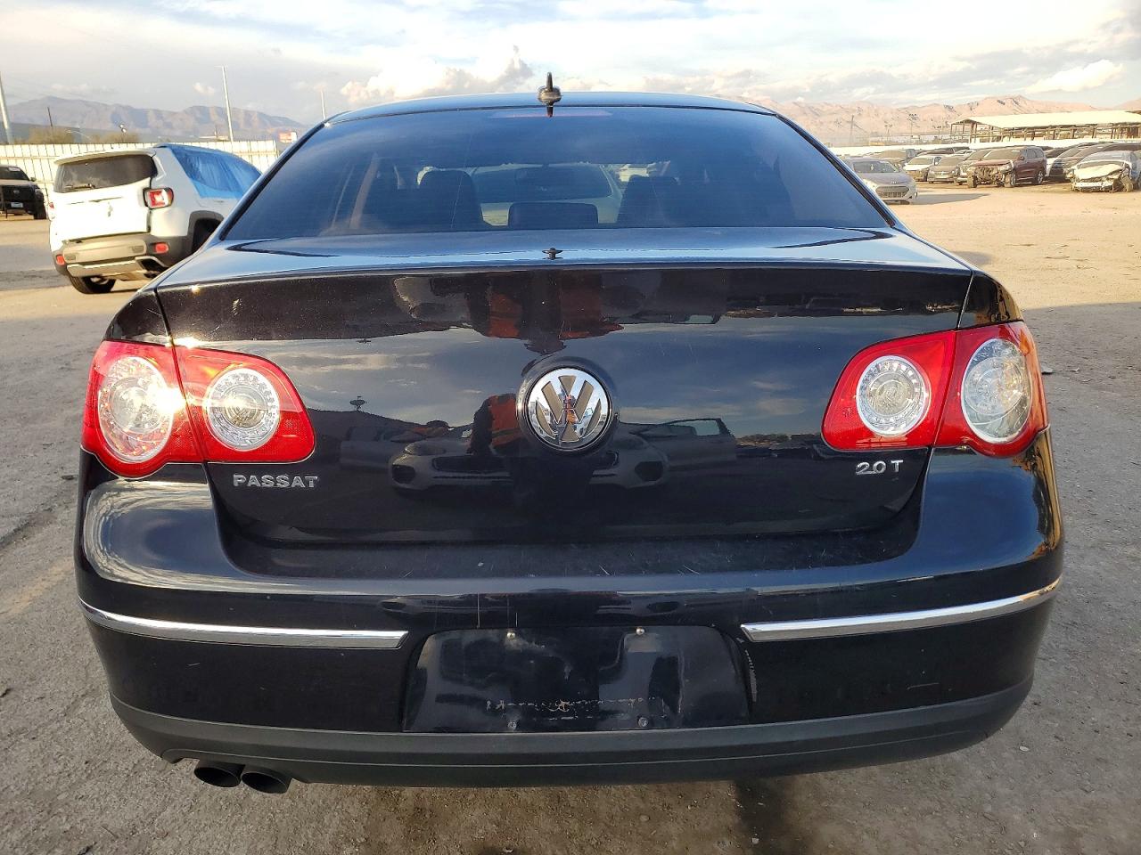 2010 VOLKSWAGEN PASSAT KOMFORT photo 6