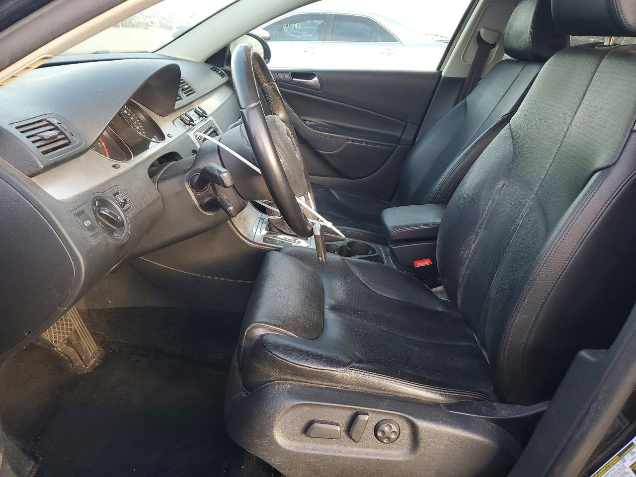2010 VOLKSWAGEN PASSAT KOMFORT photo 7
