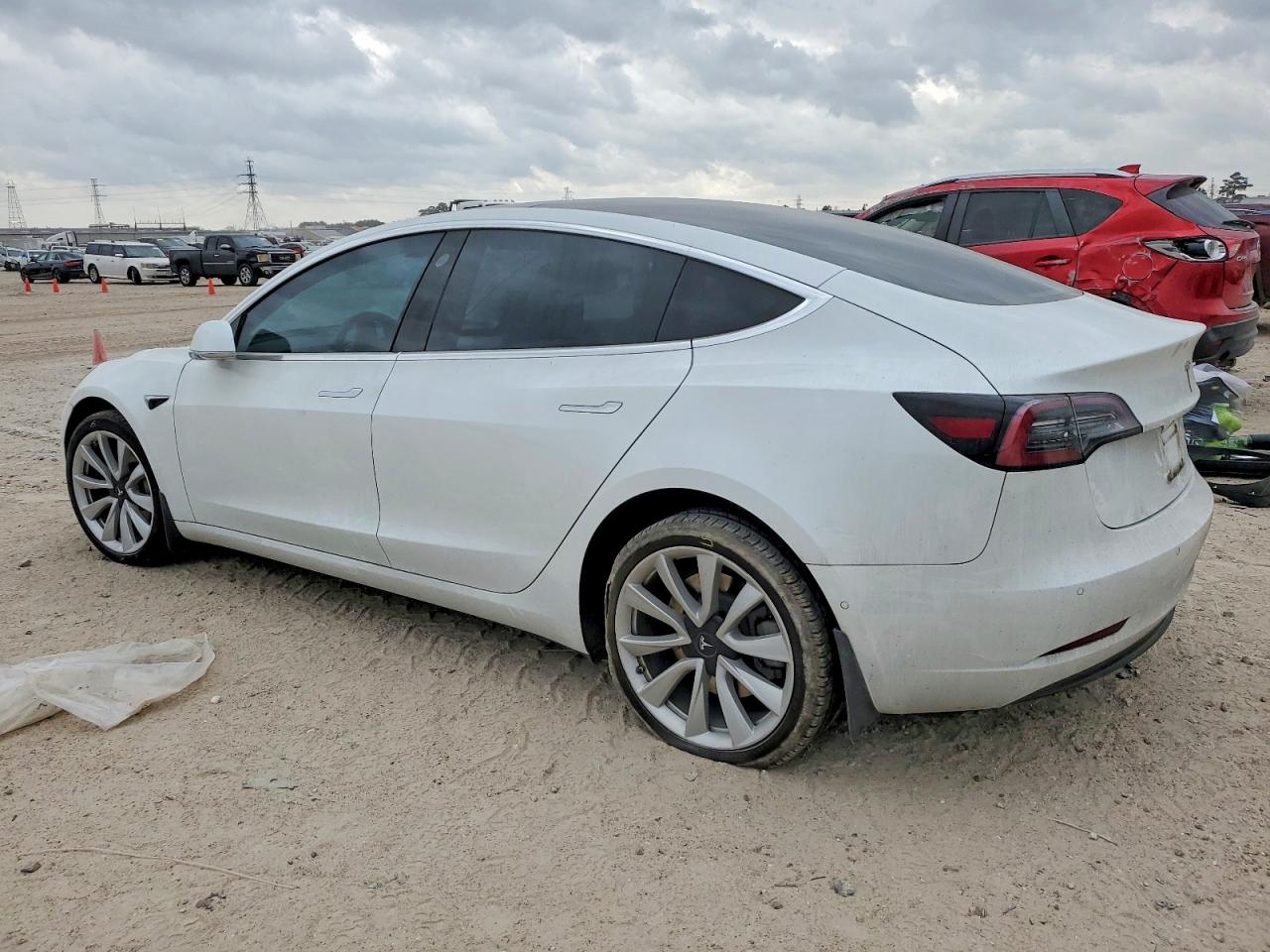 2018 TESLA MODEL 3 photo 3