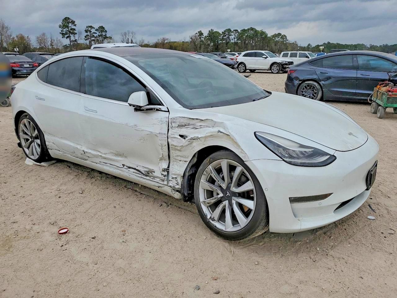 2018 TESLA MODEL 3 photo 7