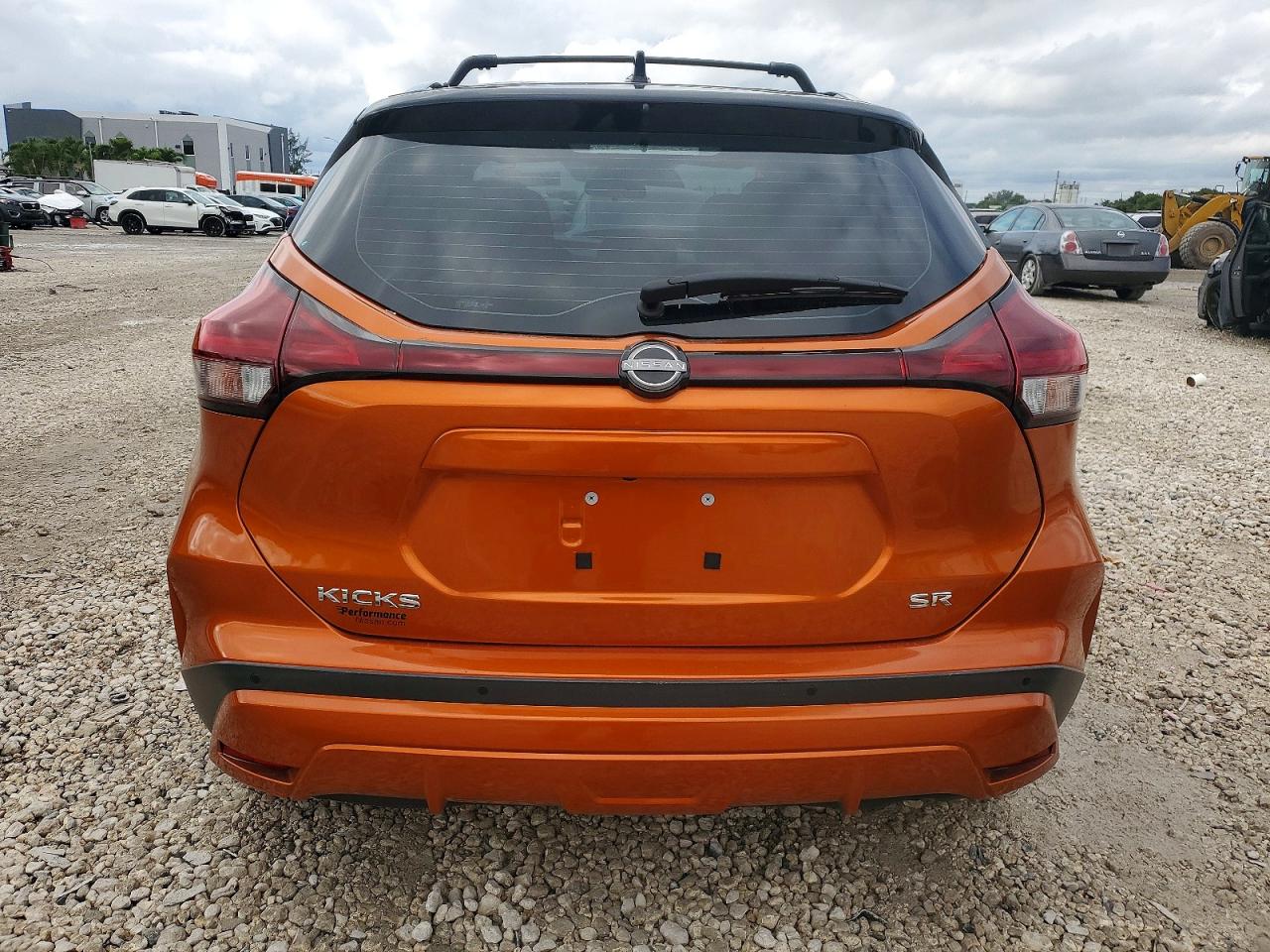 2023 NISSAN KICKS SR photo 6