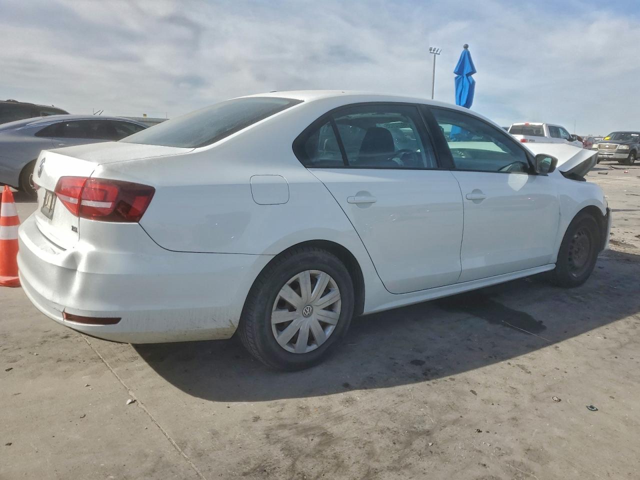2016 VOLKSWAGEN JETTA S photo 3