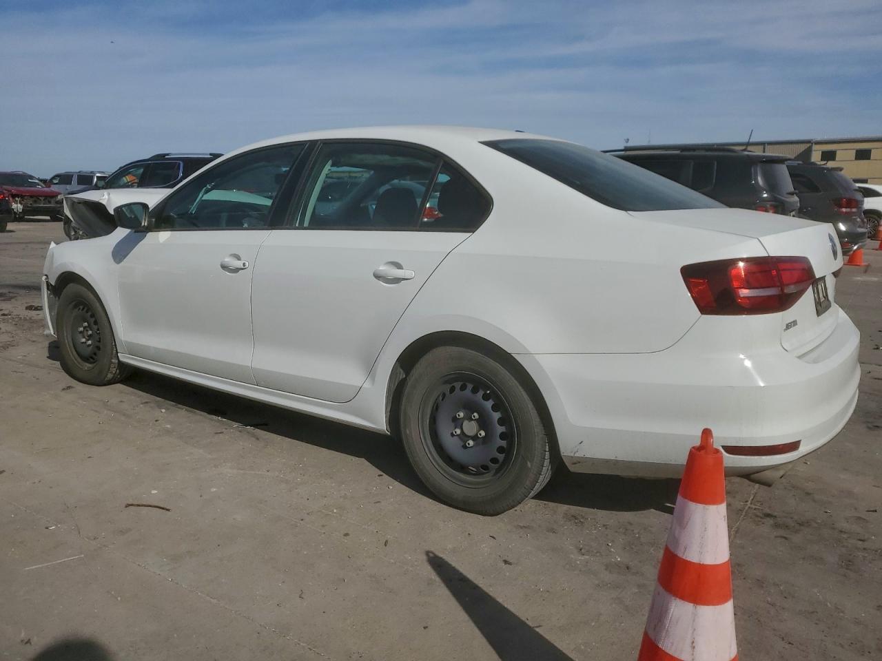 2016 VOLKSWAGEN JETTA S photo 2