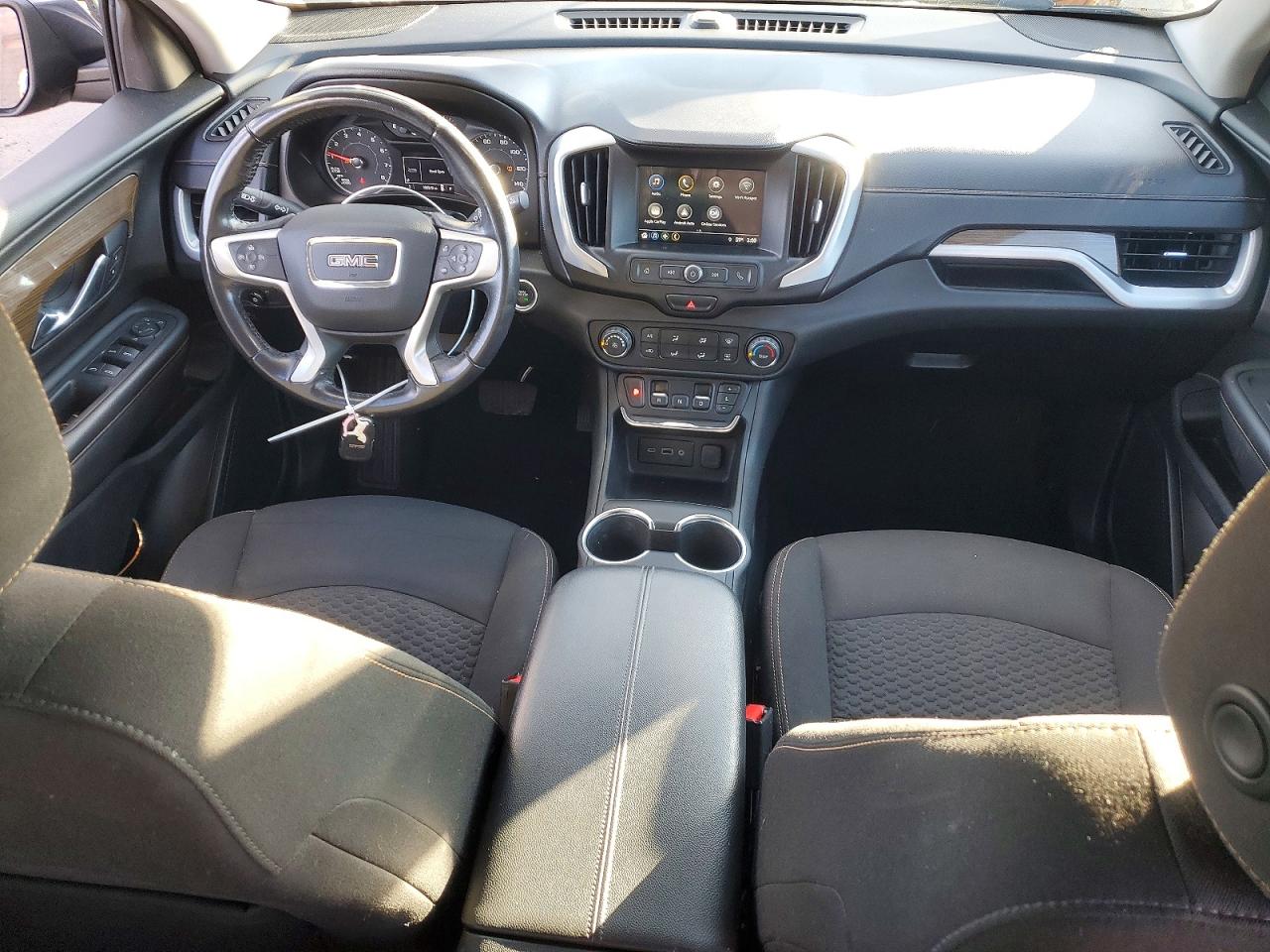 2018 GMC TERRAIN SLE photo 8