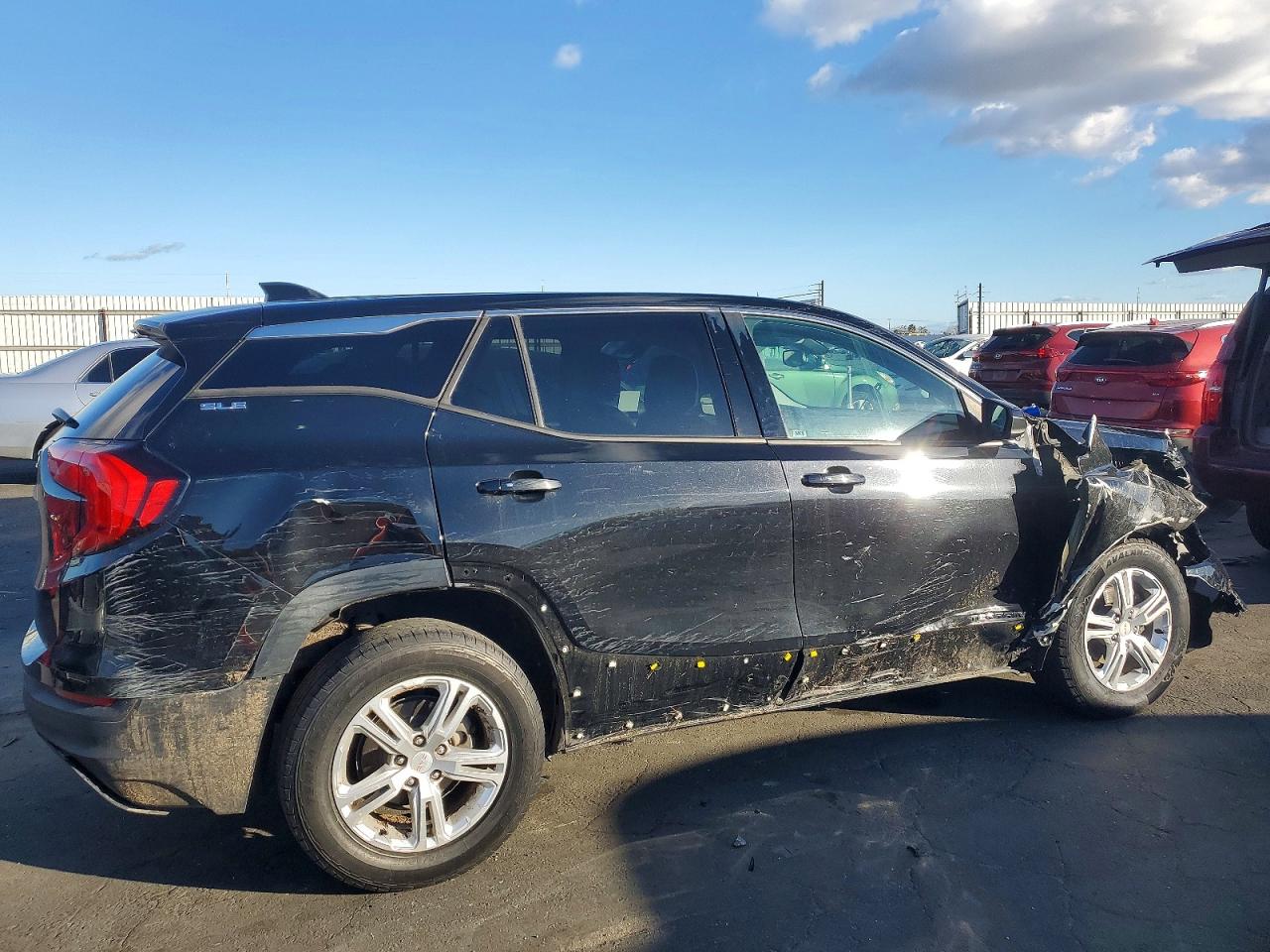 2018 GMC TERRAIN SLE photo 3