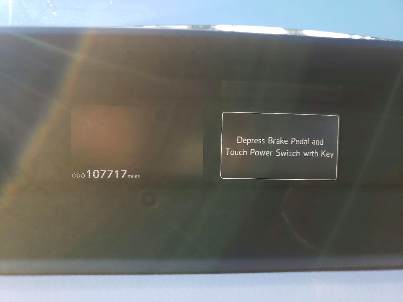 2018 TOYOTA PRIUS photo 17
