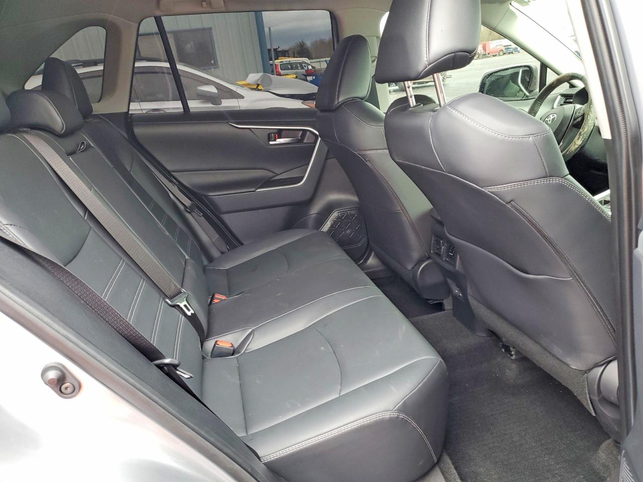 2024 TOYOTA RAV4 XLE PREMIUM photo 10