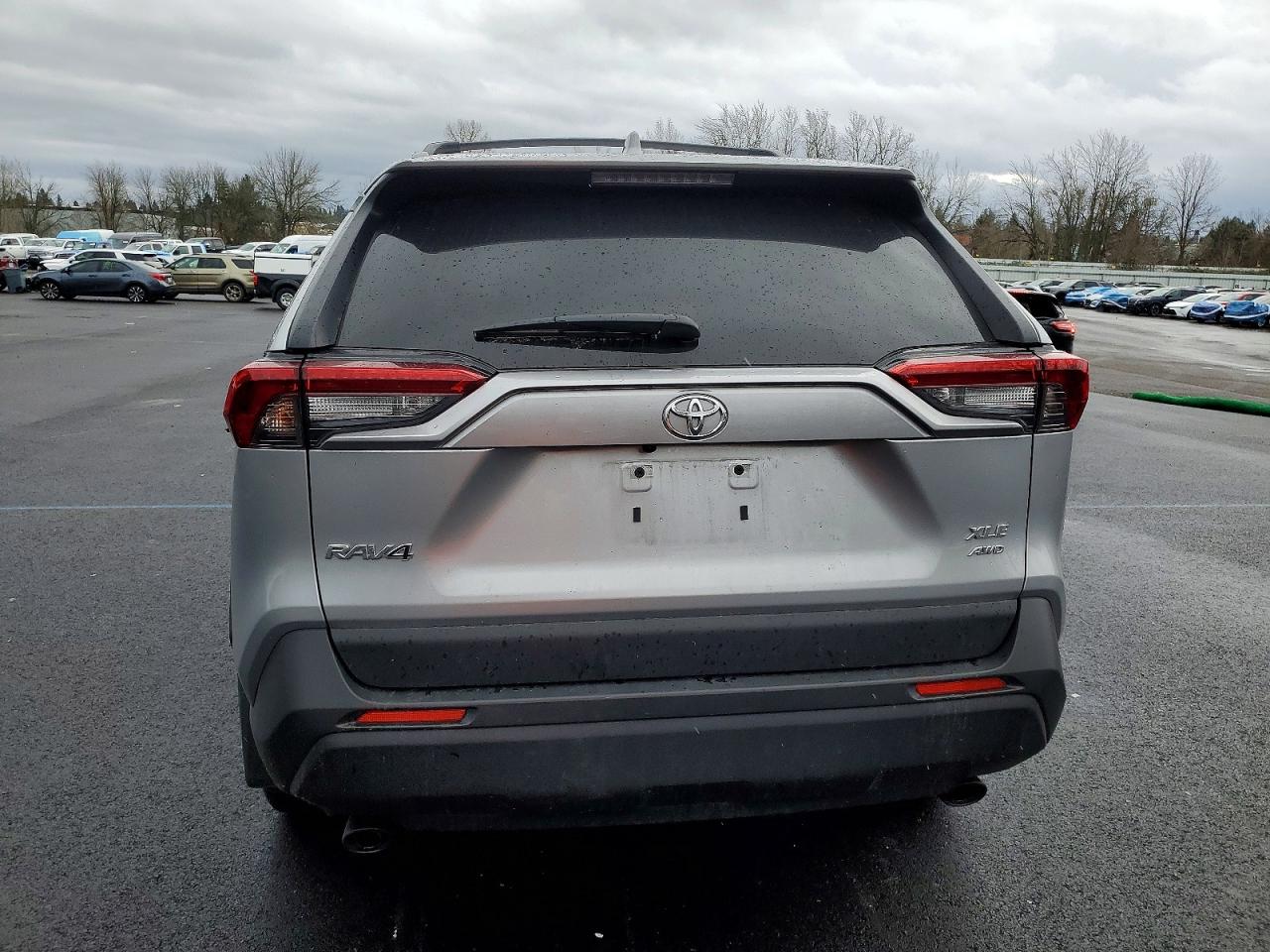 2024 TOYOTA RAV4 XLE PREMIUM photo 6