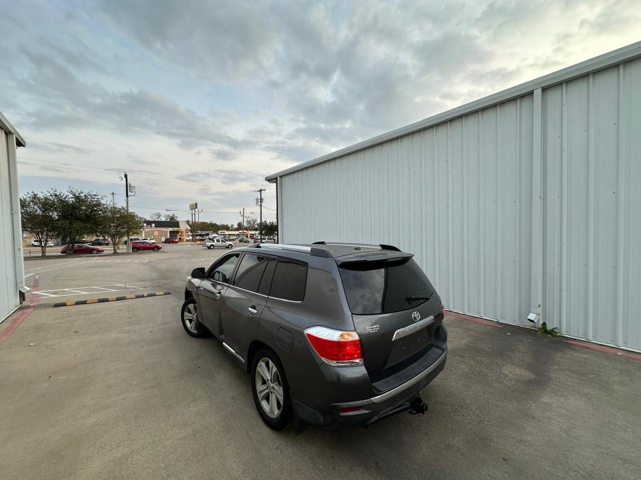 2012 TOYOTA HIGHLANDER LIMITED photo 3