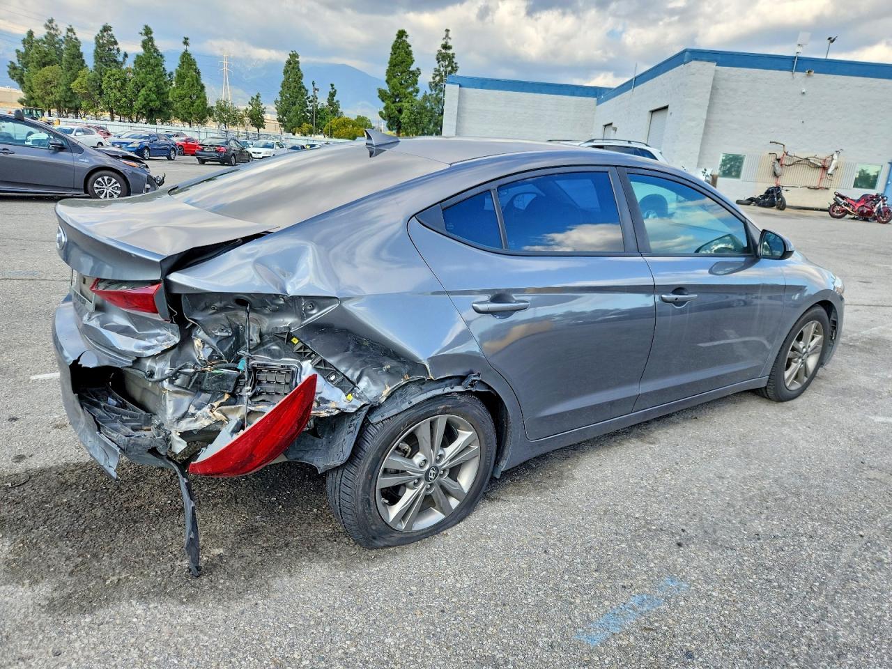 2018 HYUNDAI ELANTRA SEL photo 3