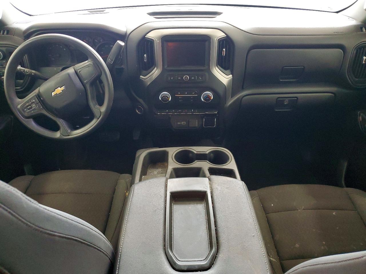 2024 CHEVROLET SILVERADO K1500 CUSTOM photo 8