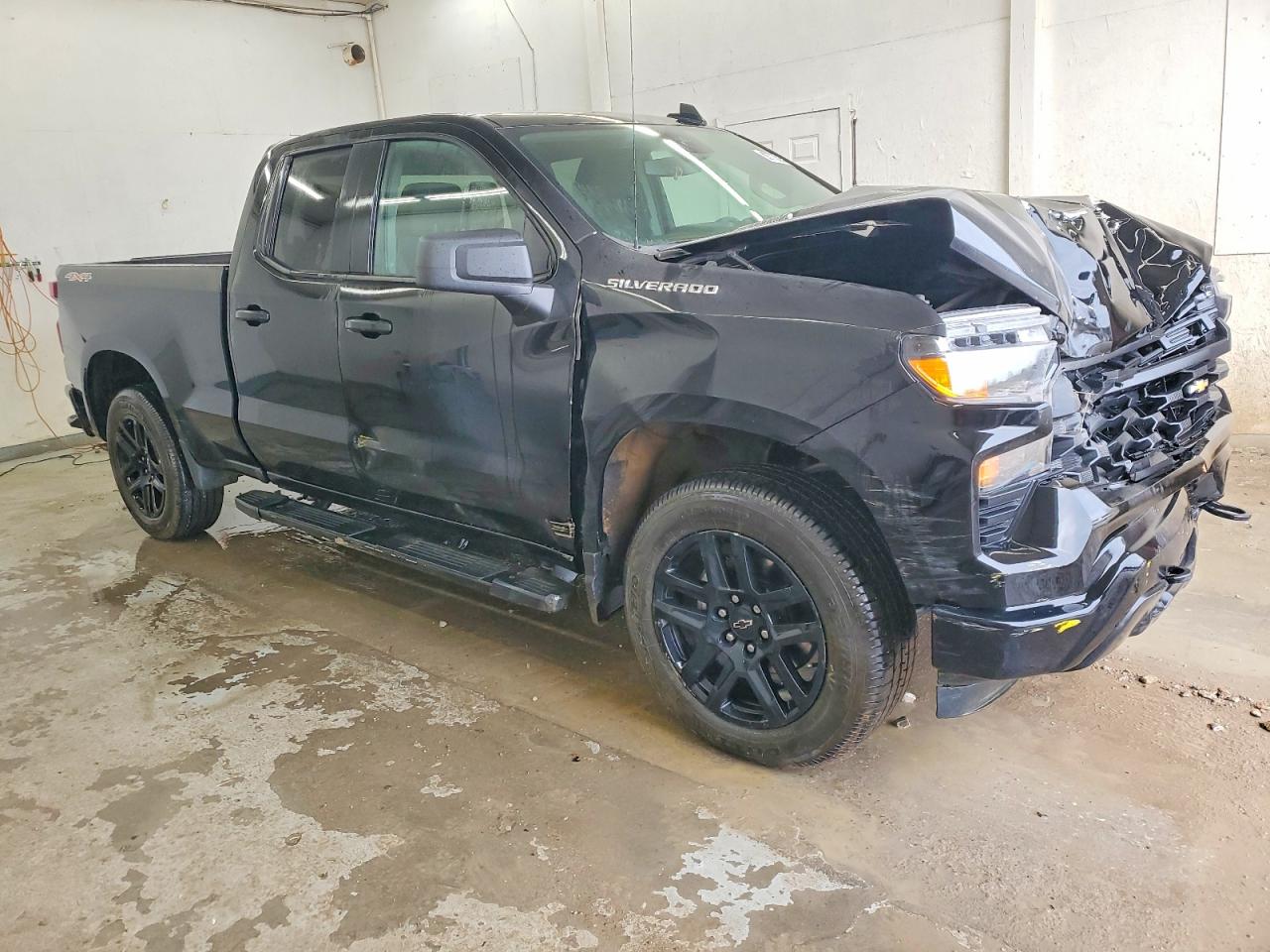 2024 CHEVROLET SILVERADO K1500 CUSTOM photo 4