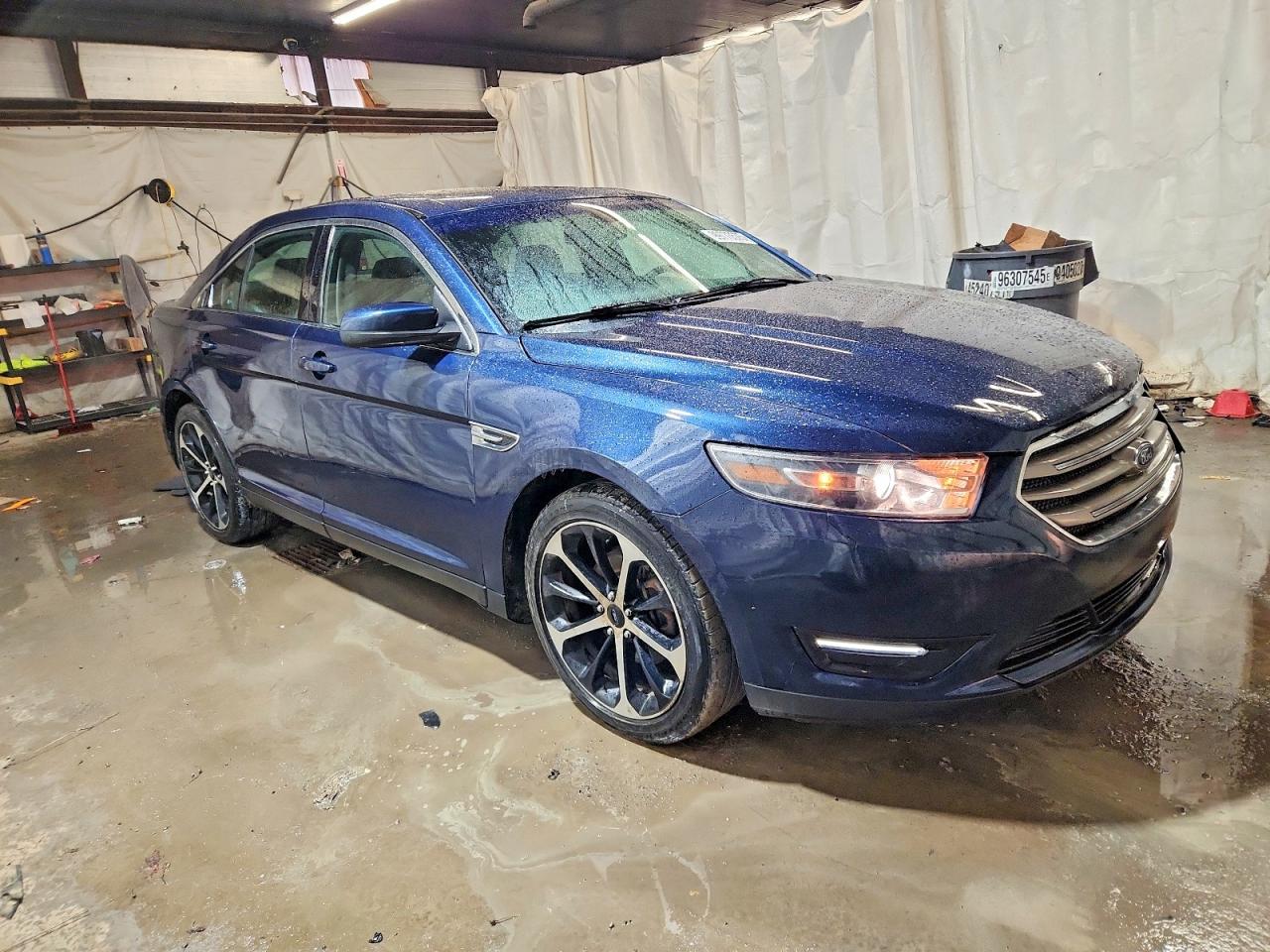 2016 FORD TAURUS SEL photo 4