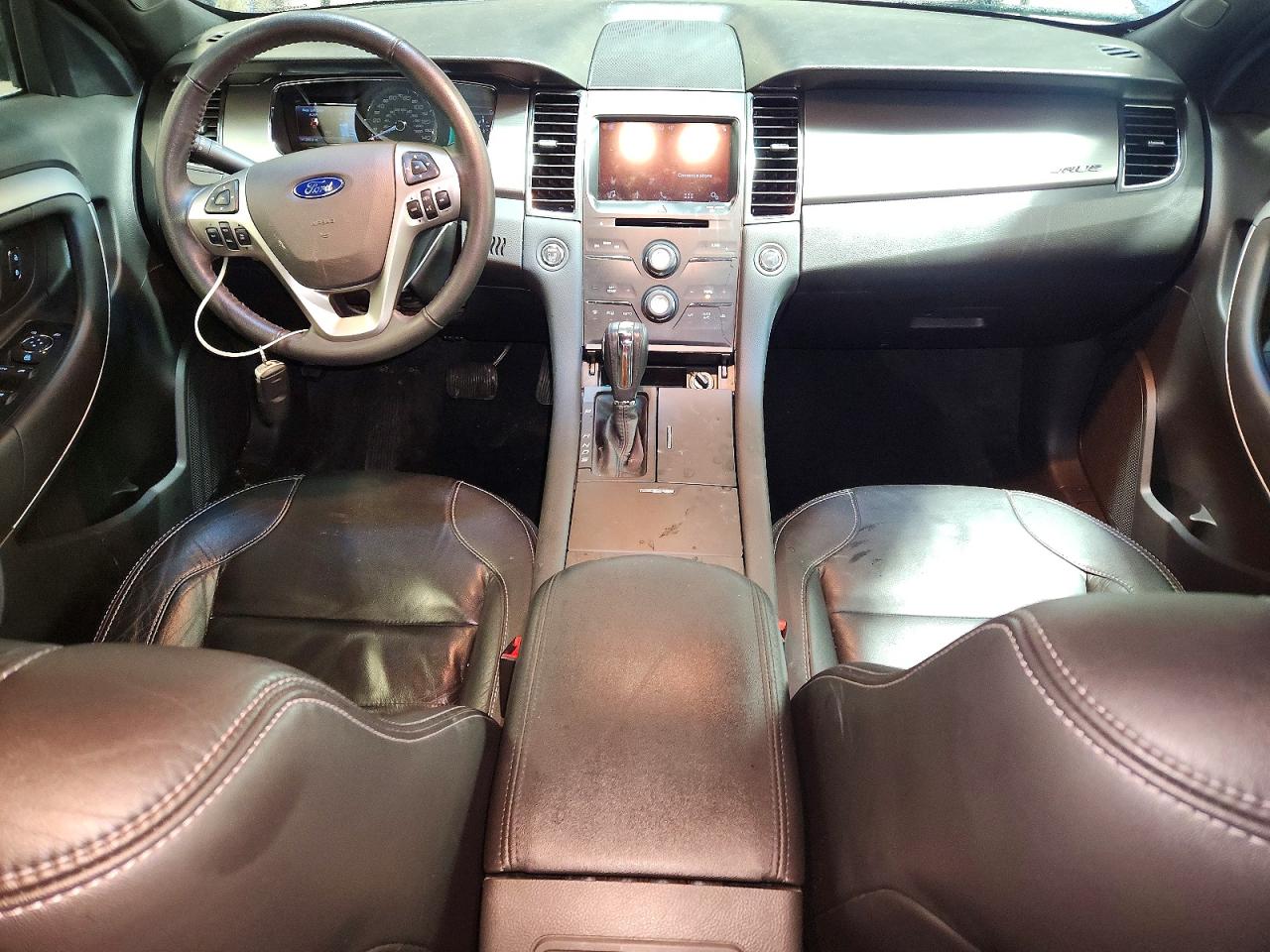 2016 FORD TAURUS SEL photo 8