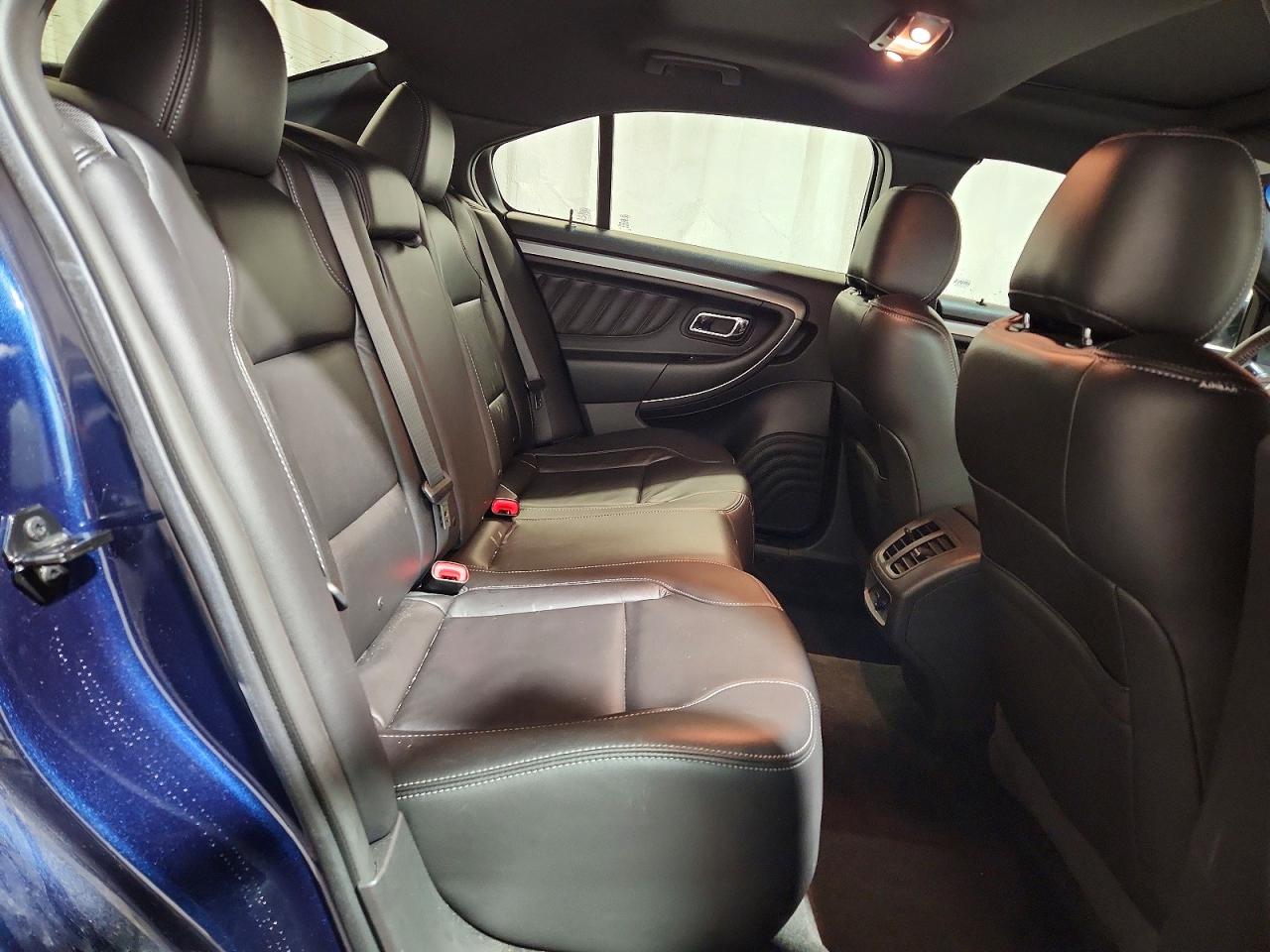 2016 FORD TAURUS SEL photo 10