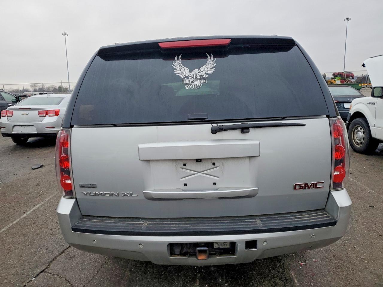 2010 GMC YUKON XL K1500 SLT photo 6