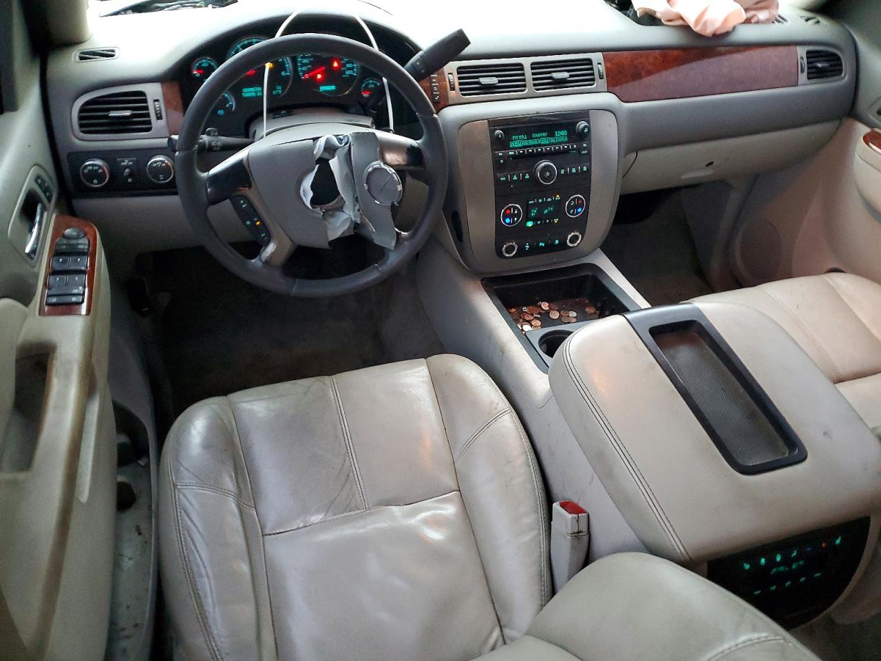 2010 GMC YUKON XL K1500 SLT photo 8