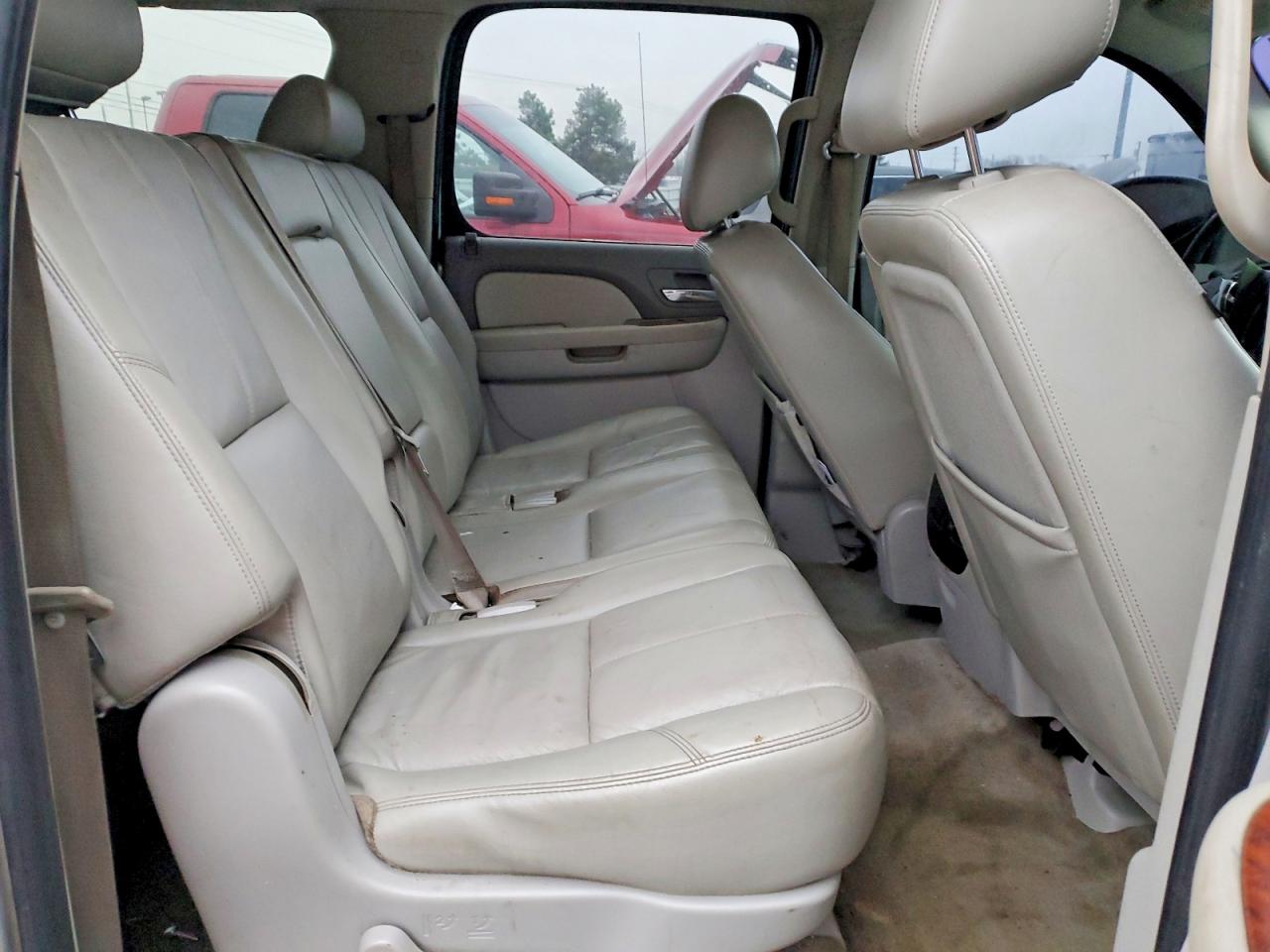 2010 GMC YUKON XL K1500 SLT photo 11