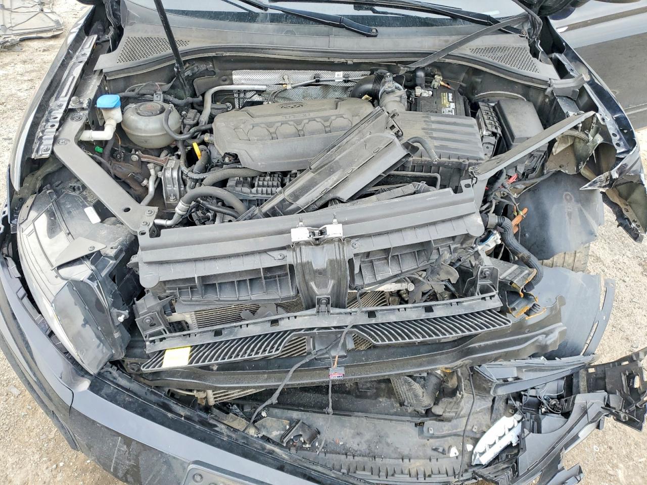 2021 VOLKSWAGEN TIGUAN SE photo 23