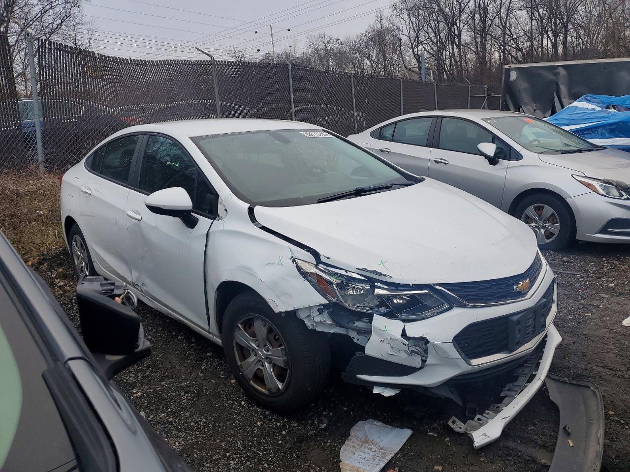 2016 CHEVROLET CRUZE LS photo 4