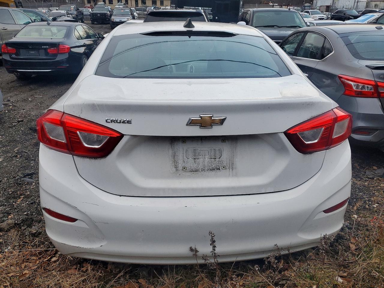 2016 CHEVROLET CRUZE LS photo 6