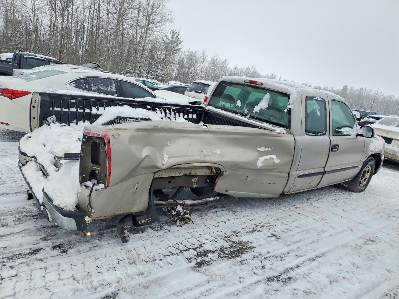 2004 GMC NEW SIERRA C1500 photo 3