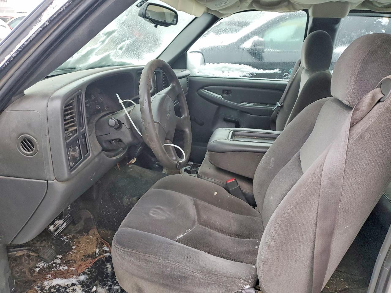 2004 GMC NEW SIERRA C1500 photo 7