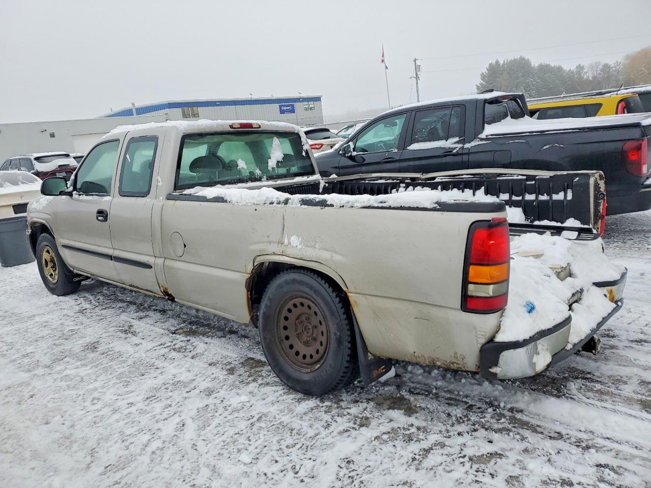 2004 GMC NEW SIERRA C1500 photo 2