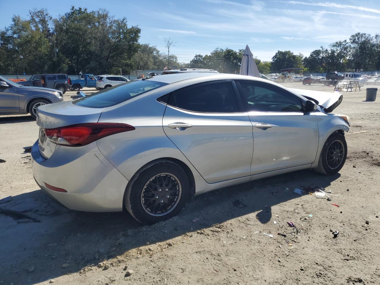 2016 HYUNDAI ELANTRA SE photo 3