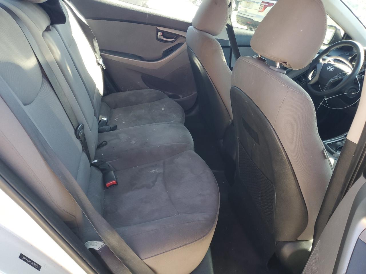2016 HYUNDAI ELANTRA SE photo 10
