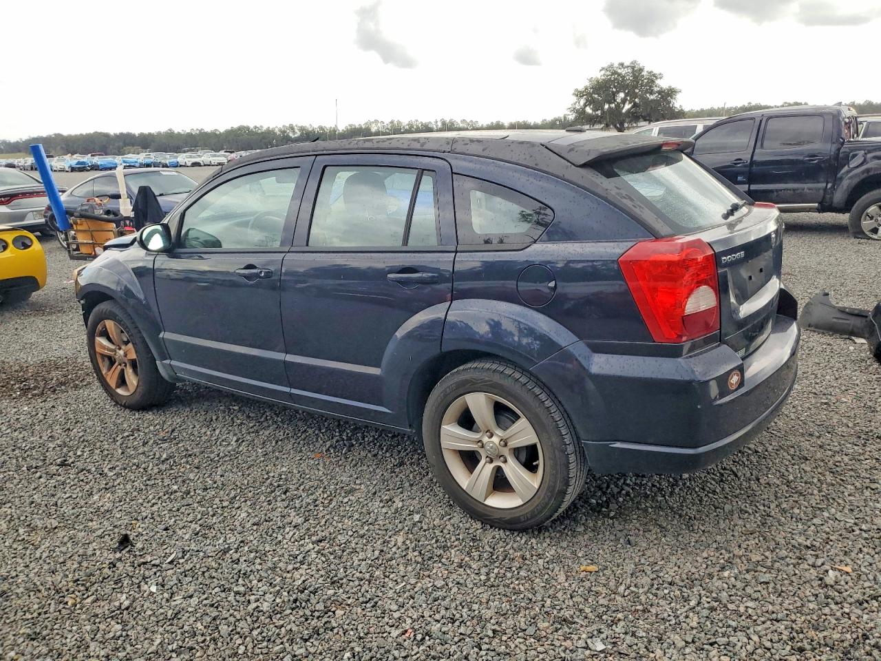 2011 DODGE CALIBER MAINSTREET photo 2