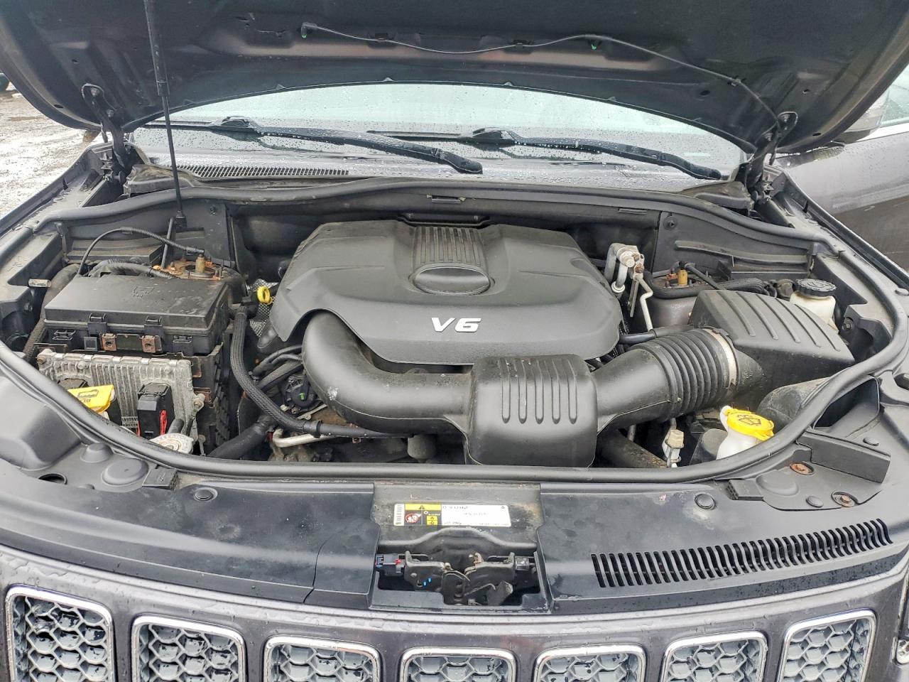 2015 JEEP GRAND CHEROKEE OVERLAND photo 12