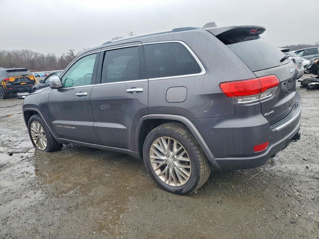 2015 JEEP GRAND CHEROKEE OVERLAND photo 2