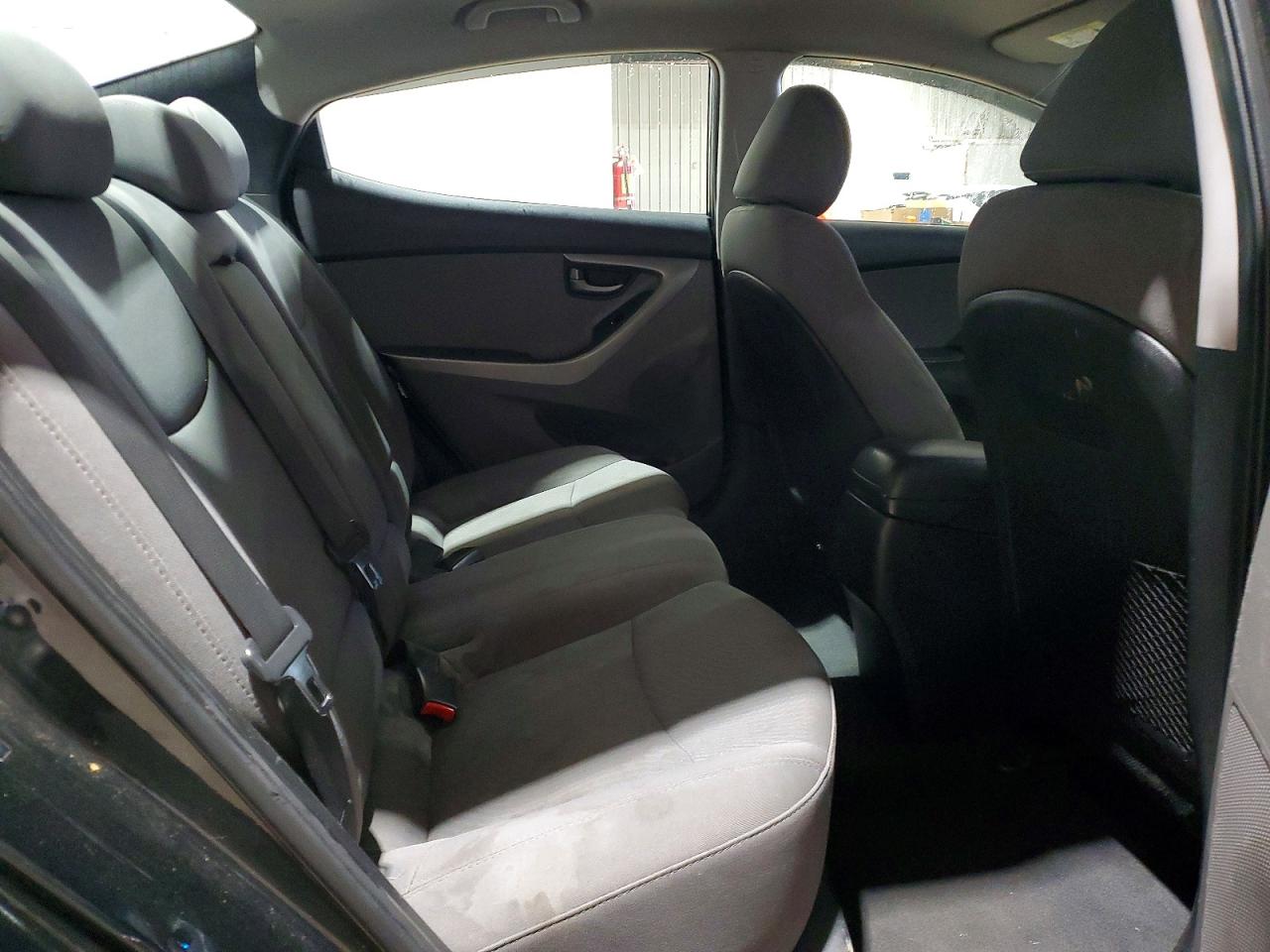 2015 HYUNDAI ELANTRA SE photo 10