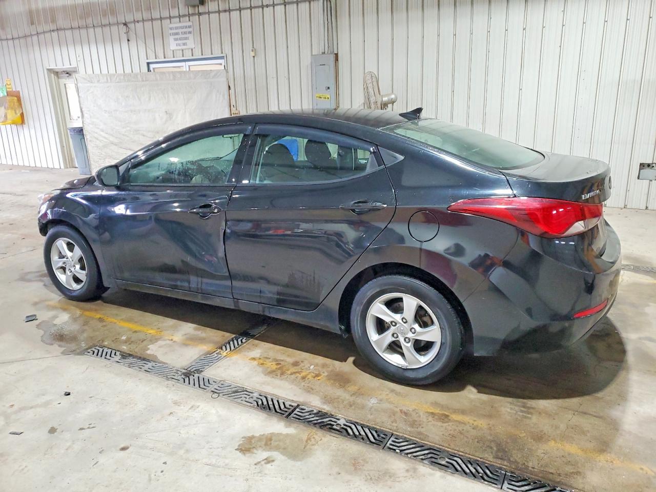 2015 HYUNDAI ELANTRA SE photo 2