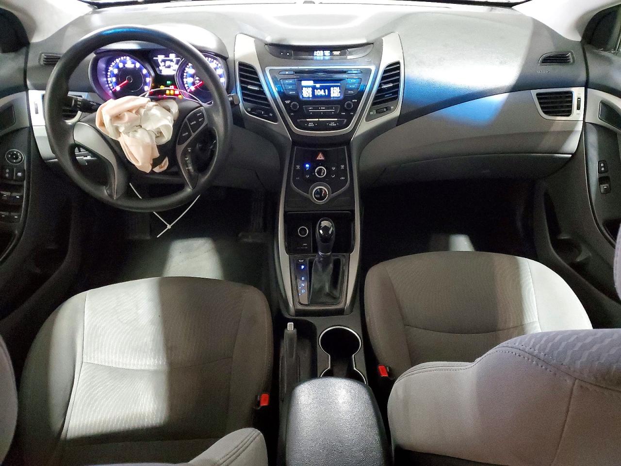 2015 HYUNDAI ELANTRA SE photo 8