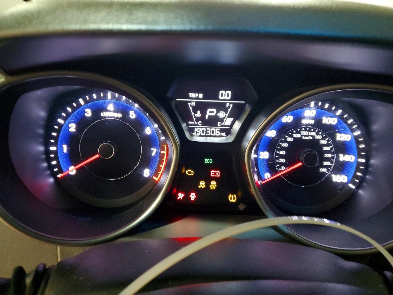 2015 HYUNDAI ELANTRA SE photo 9