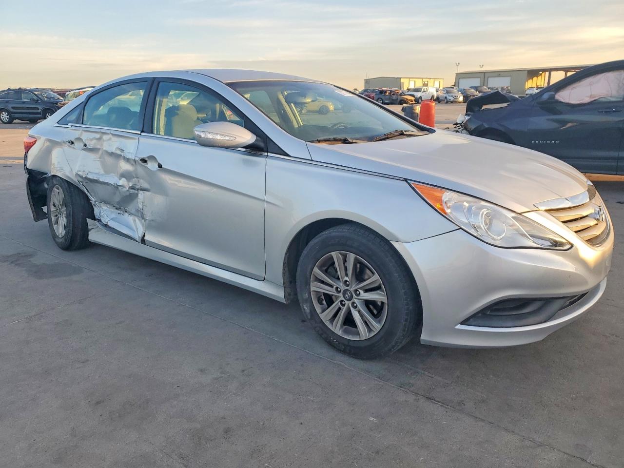 2014 HYUNDAI SONATA GLS photo 4
