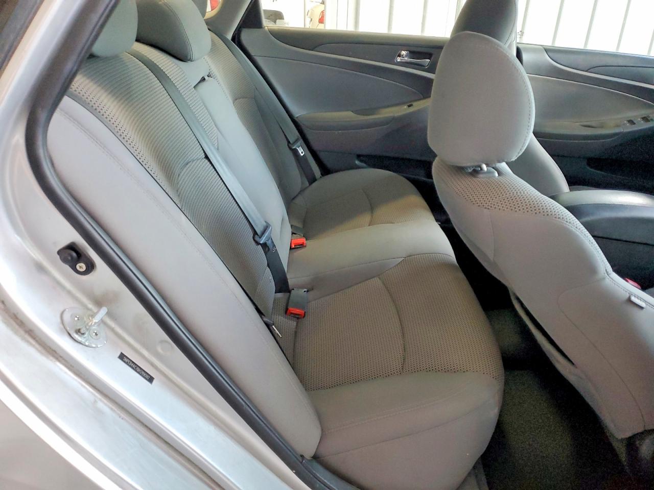 2011 HYUNDAI SONATA GLS photo 10