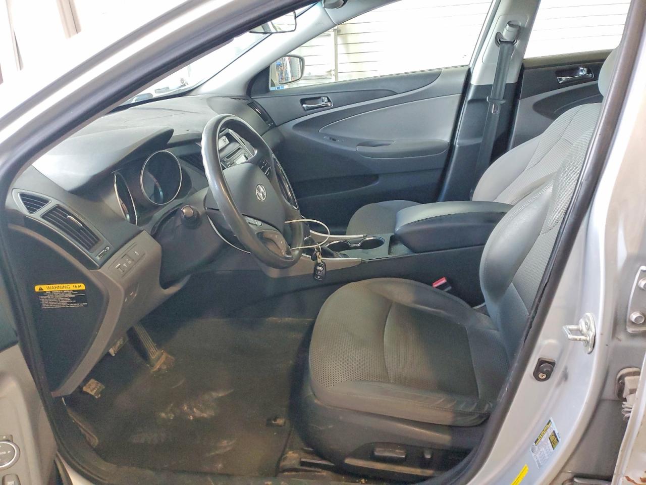 2011 HYUNDAI SONATA GLS photo 7