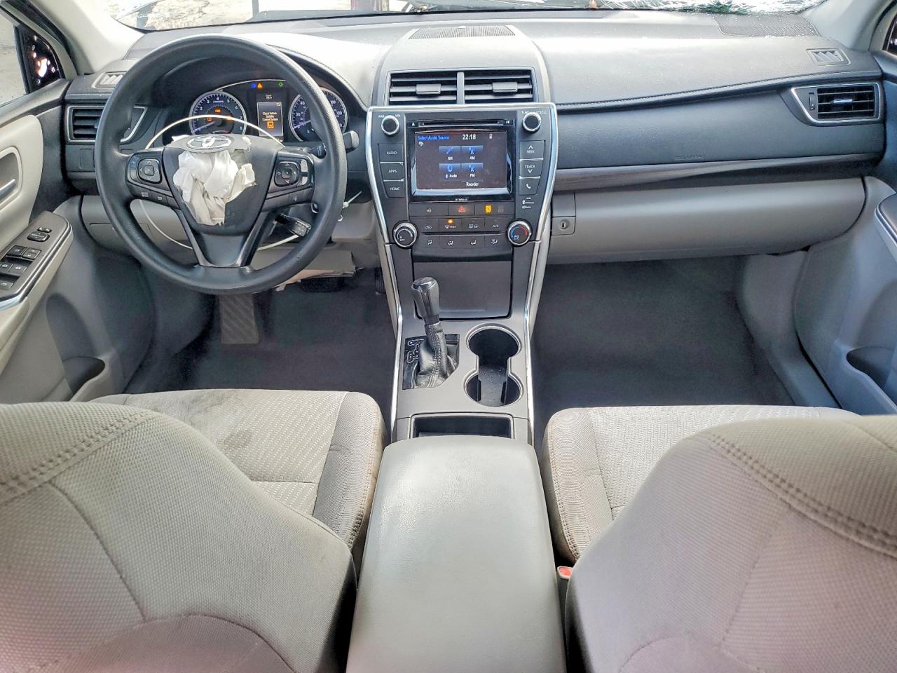2016 TOYOTA CAMRY LE photo 8