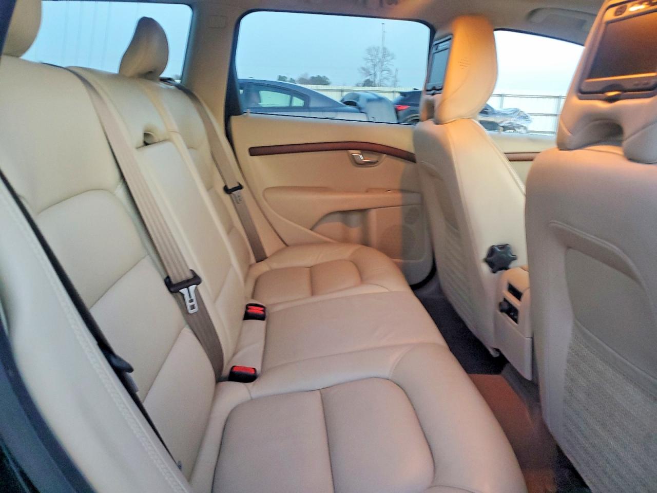 2010 VOLVO XC70 3.2 photo 11