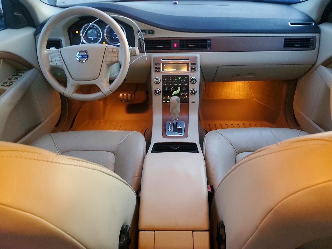 2010 VOLVO XC70 3.2 photo 8