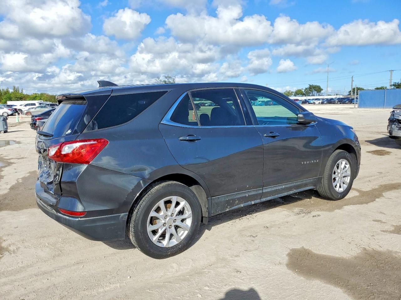 2018 CHEVROLET EQUINOX LT photo 3