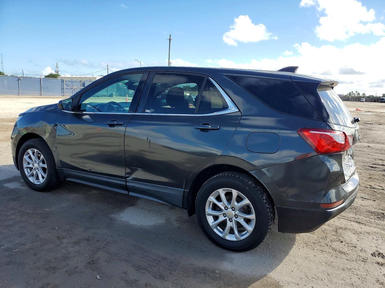 2018 CHEVROLET EQUINOX LT photo 2