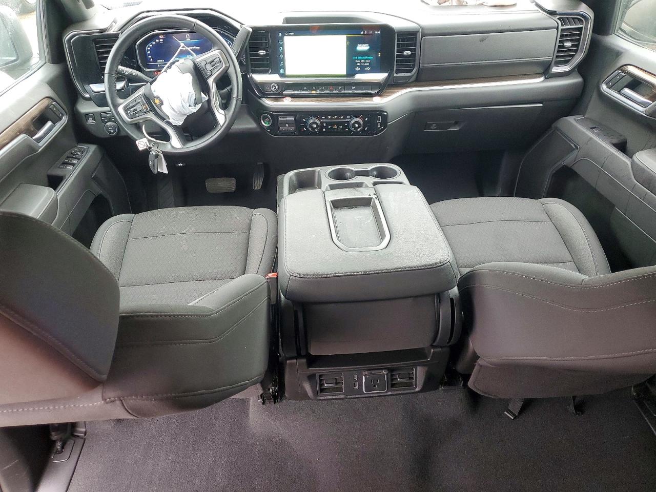 2025 CHEVROLET SILVERADO K1500 LT photo 8