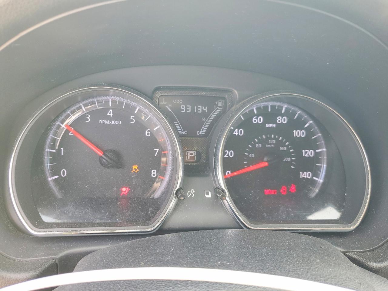 2018 NISSAN VERSA photo 9