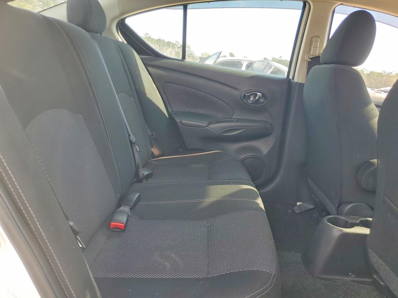 2018 NISSAN VERSA photo 10